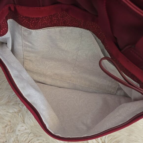Lululemon Daily Essentials Everything Bag - Picture 7 of 17